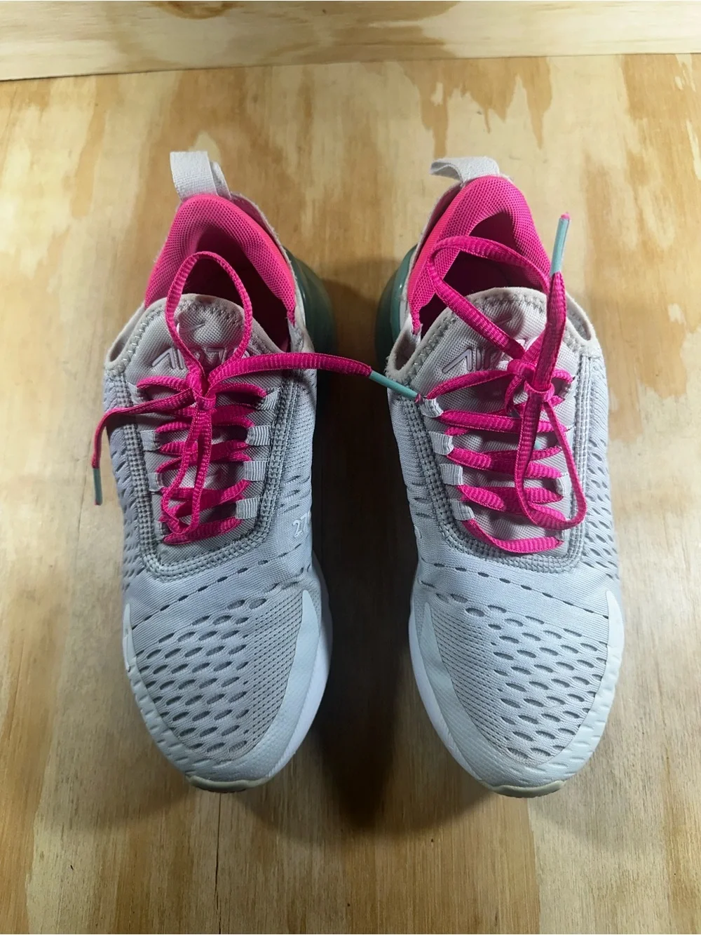 Nike Air Max 270 Sneakers Light Gray Pink Teal Women’s Size 7